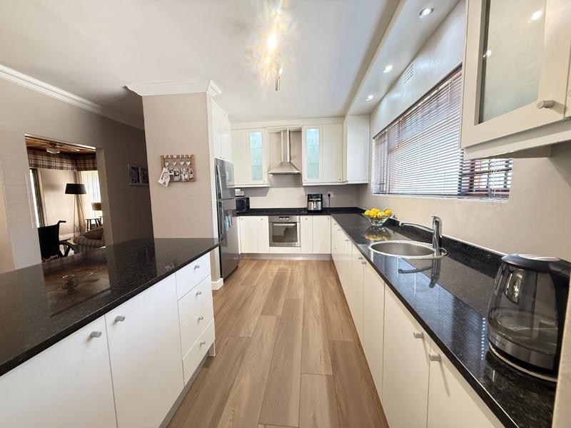 4 Bedroom Property for Sale in Panorama Western Cape